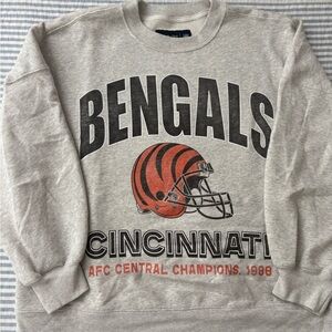 Abercrombie & Fitch Gray Bengals Crewneck Sweatshirt with Orange Helmet Graphic